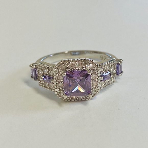 925 Sterling Silver Amethyst CZ Ring - Picture 4 of 9